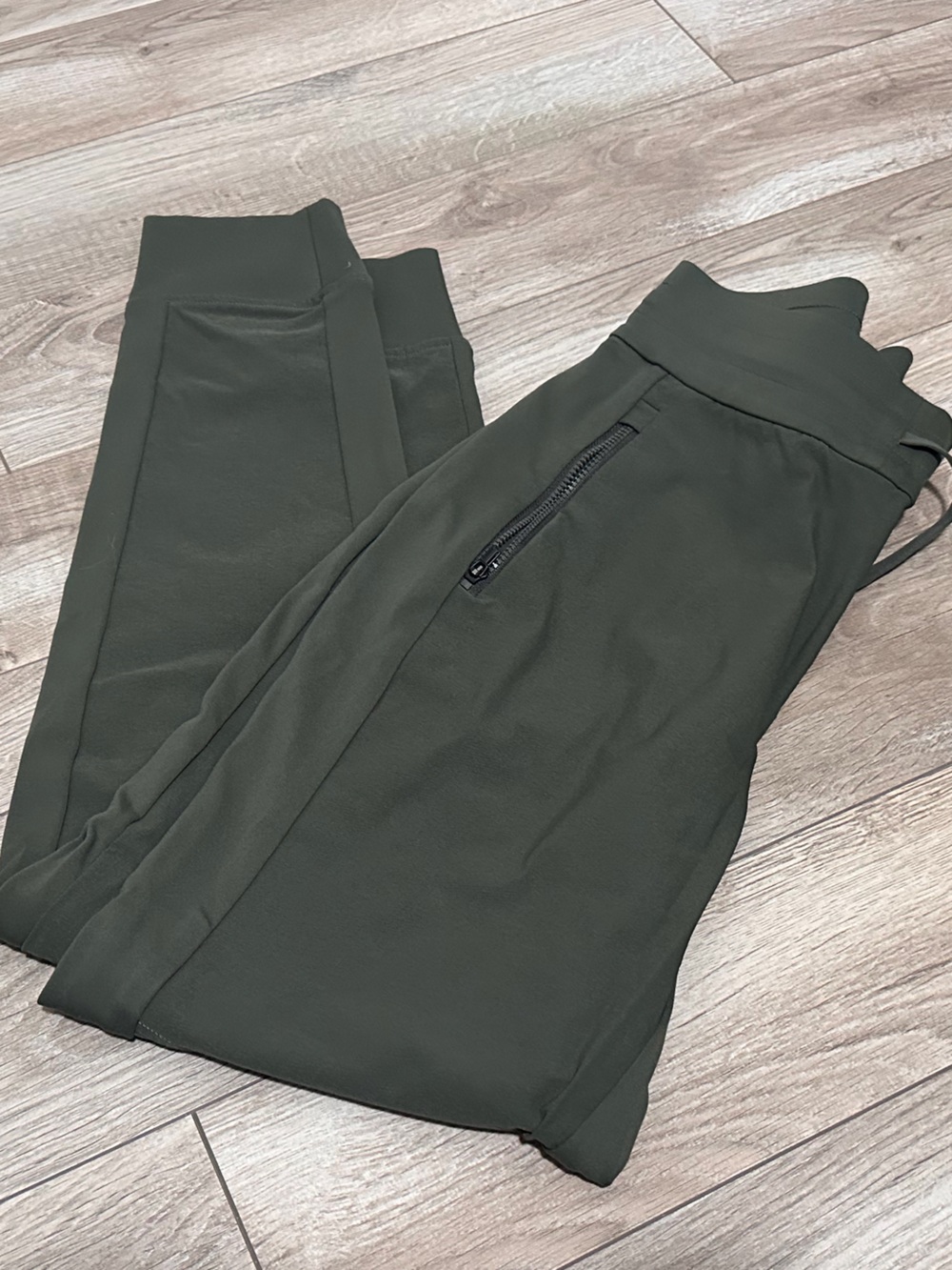 Athleta Headlands Hybrid Trek Jogger in Olive